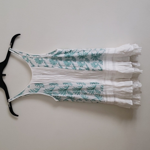Anthropologie Lilka Green Cream Boho Ruffle Trim tank top embroidered Scoop Neck - Picture 8 of 10